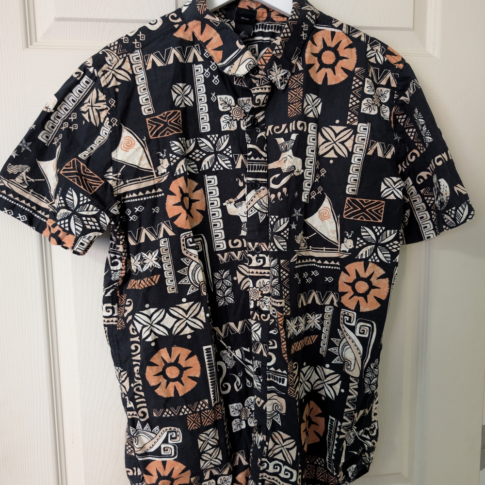 Men's Black and White Patterned Shirt